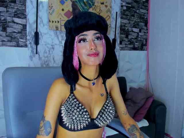 queencuarxxo webcam