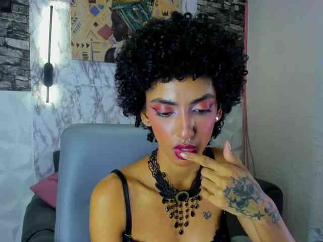 queencuarxxo webcam