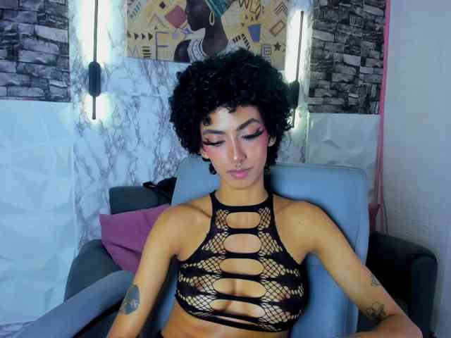 queencuarxxo webcam