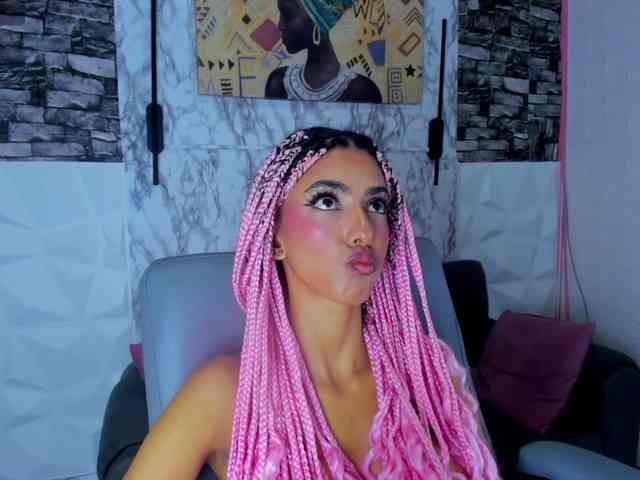 queencuarxxo webcam