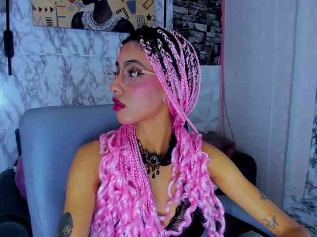 queencuarxxo webcam