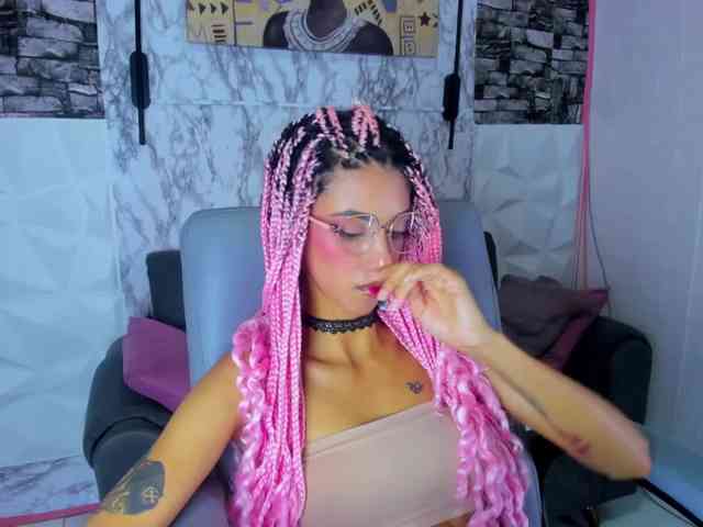 queencuarxxo webcam