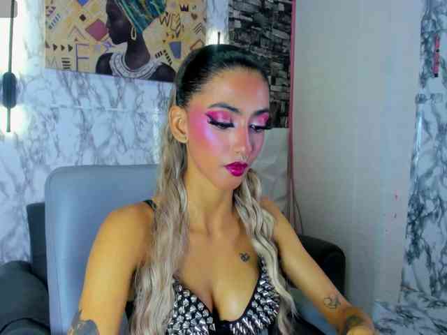 queencuarxxo webcam