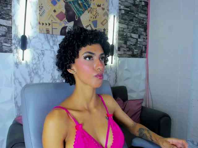 queencuarxxo webcam