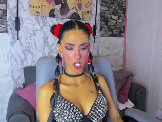 queencuarxxo webcam