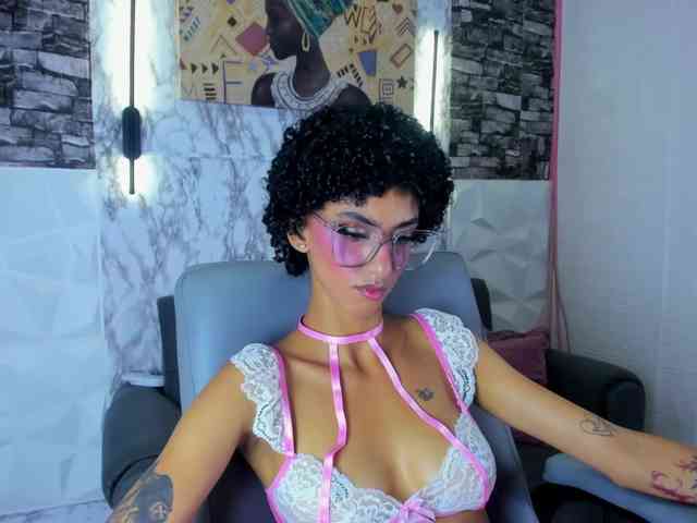 queencuarxxo webcam