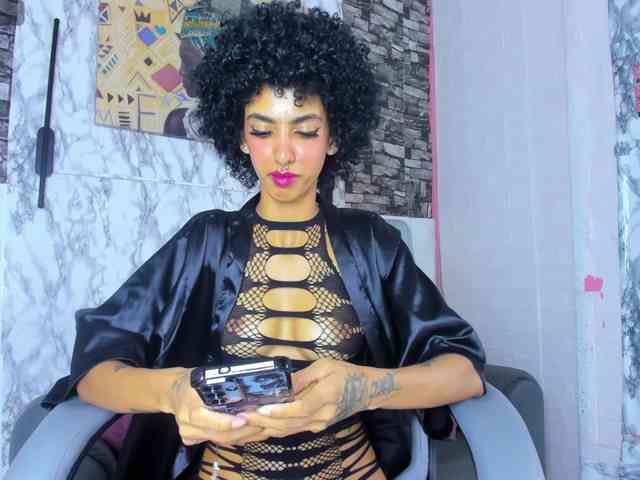 queencuarxxo webcam