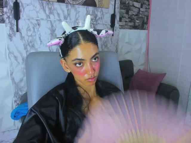 queencuarxxo webcam