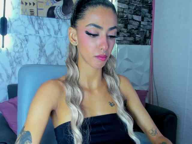 queencuarxxo webcam
