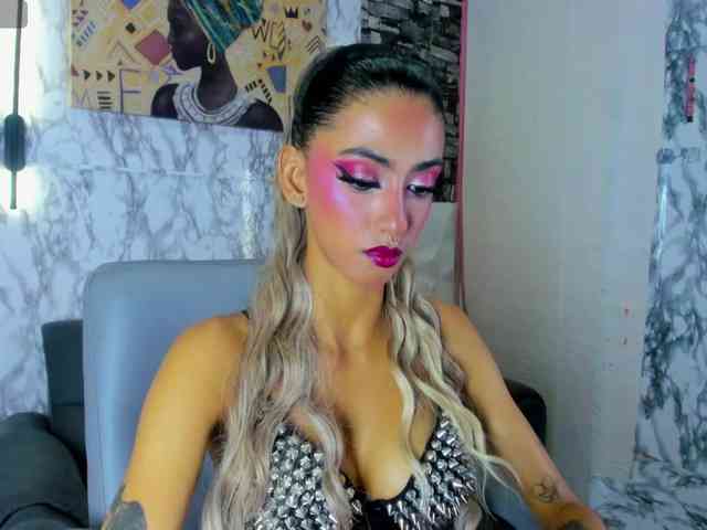 queencuarxxo webcam