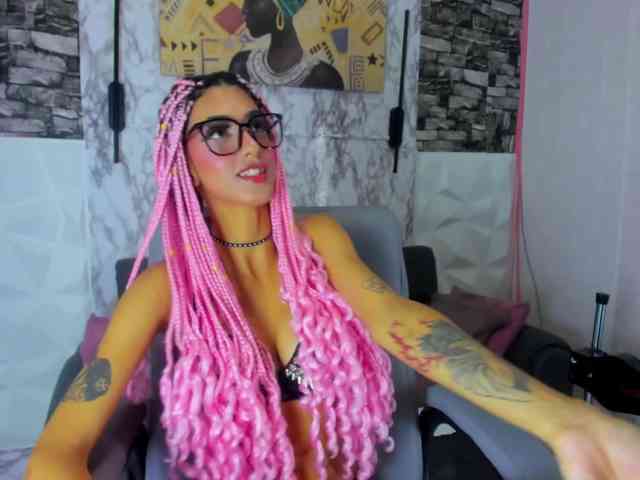 queencuarxxo webcam