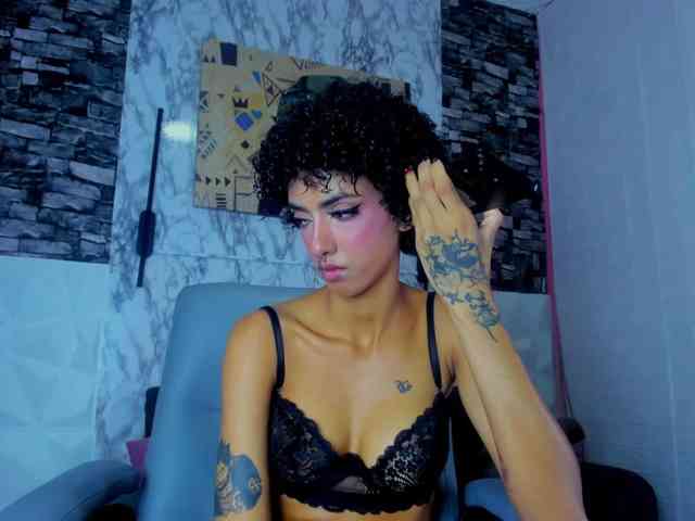 queencuarxxo webcam