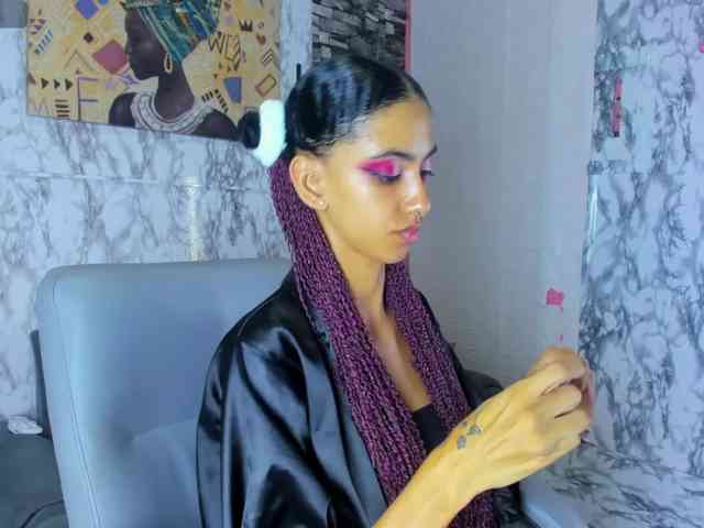 queencuarxxo webcam