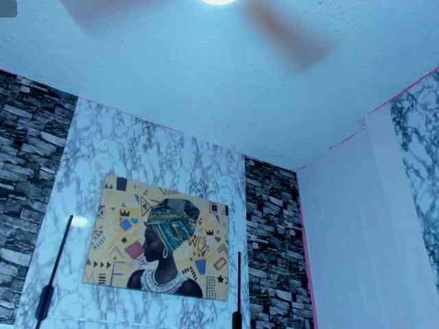 queencuarxxo webcam