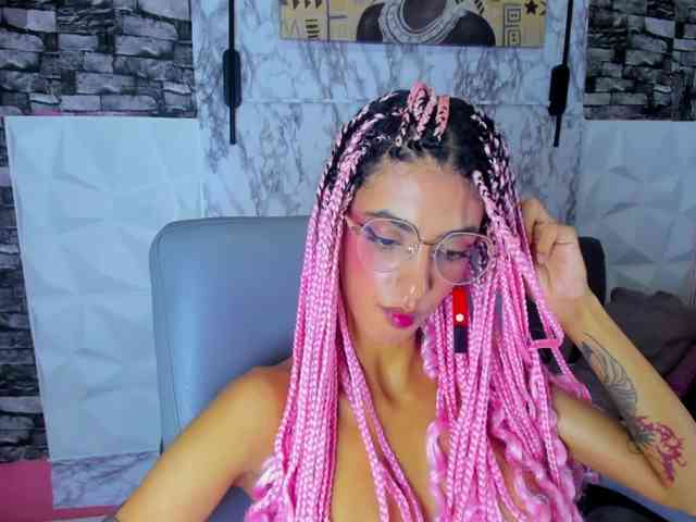 queencuarxxo webcam