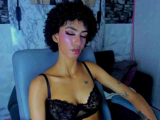 queencuarxxo webcam