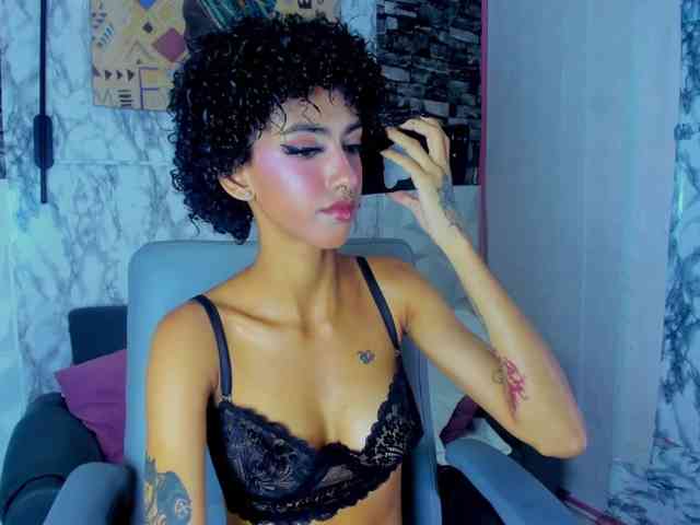 queencuarxxo webcam