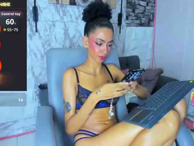 queencuarxxo webcam