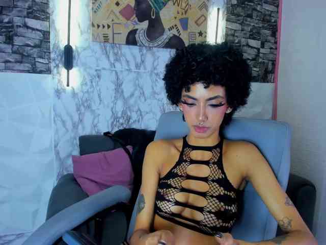 queencuarxxo webcam
