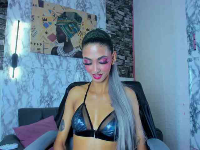 queencuarxxo webcam