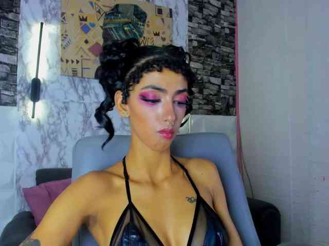 queencuarxxo webcam
