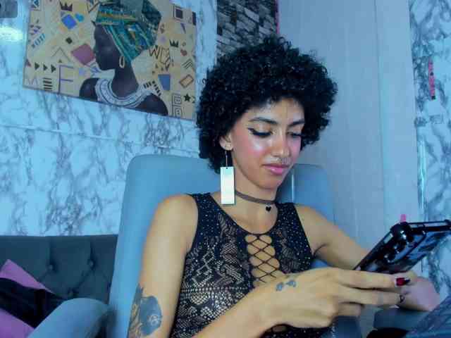 queencuarxxo webcam