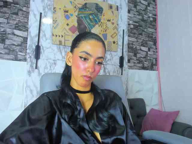 queencuarxxo webcam