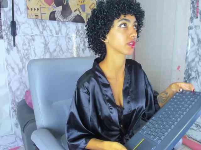 queencuarxxo webcam