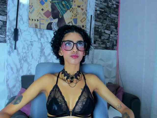 queencuarxxo Live Webcam on BongaCams