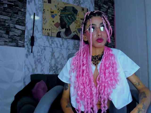 queencuarxxo webcam