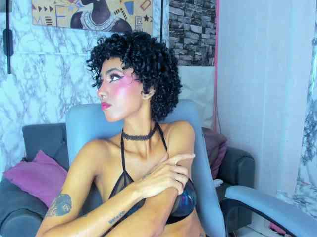 queencuarxxo webcam