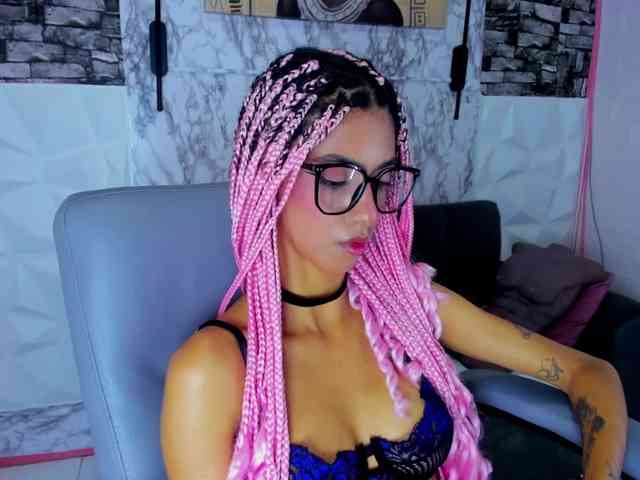 queencuarxxo webcam