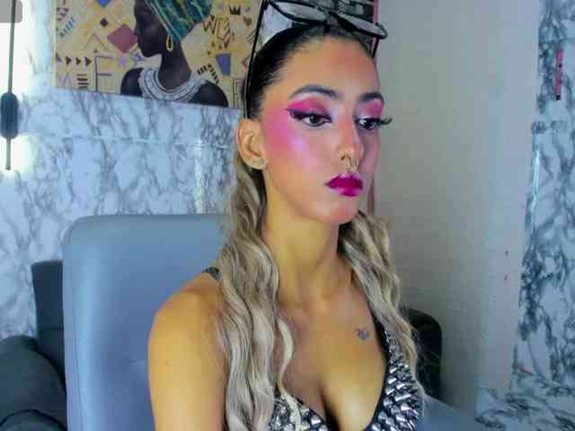 queencuarxxo webcam