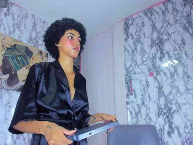 queencuarxxo webcam