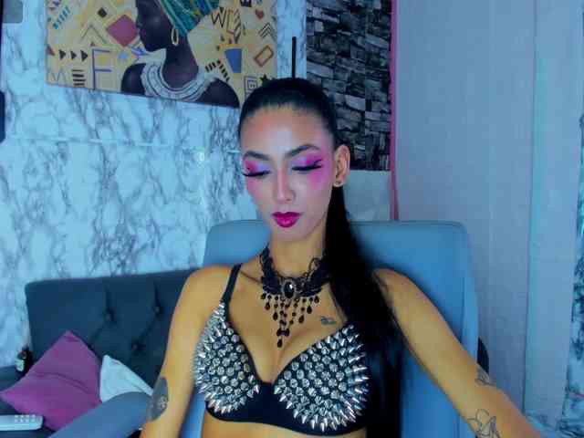 queencuarxxo webcam