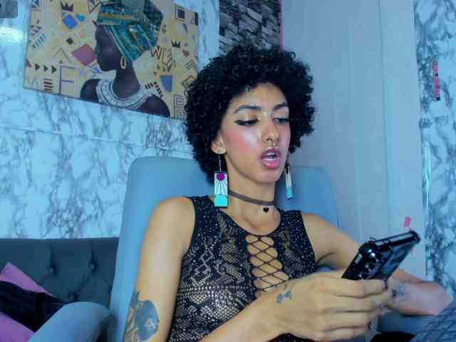 queencuarxxo webcam