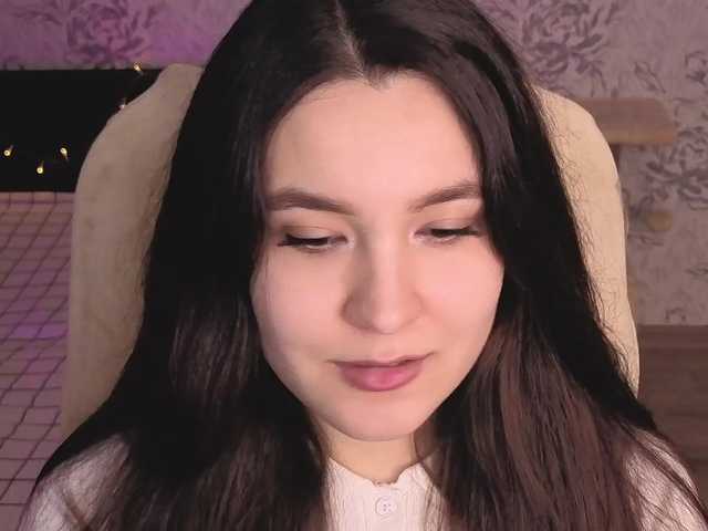 annie-fleur's BongaCams show and profile