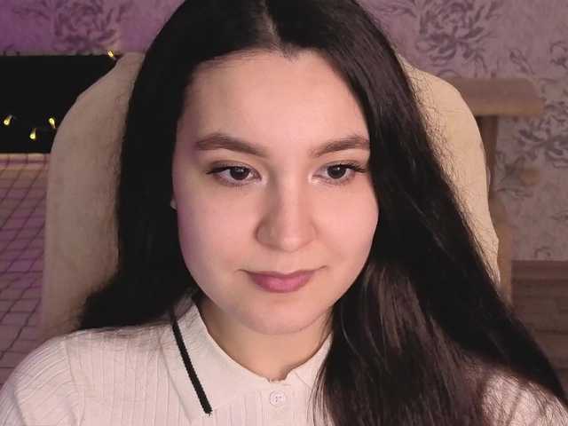 annie-fleur's BongaCams show and profile