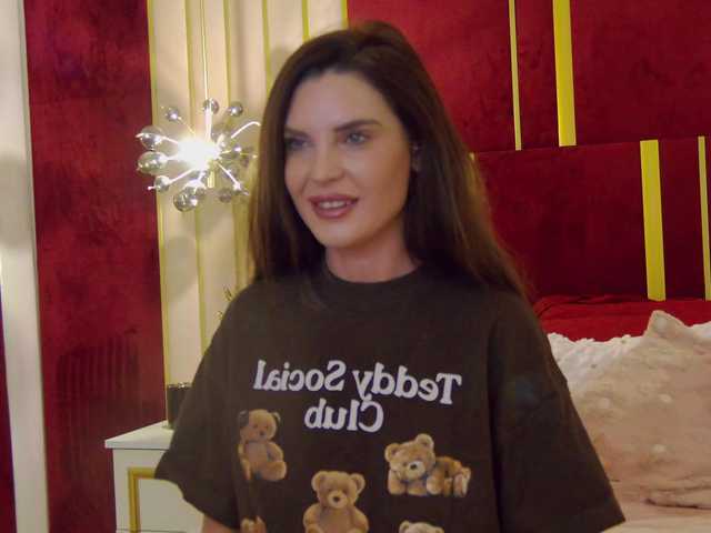 ChloeSins's BongaCams show and profile