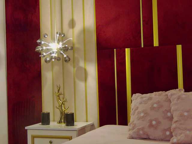 ChloeSins's BongaCams show and profile