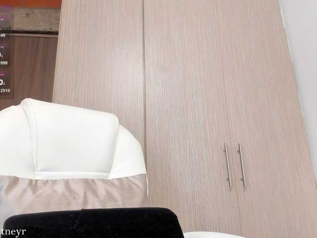 misswhitneyr live webcam show
