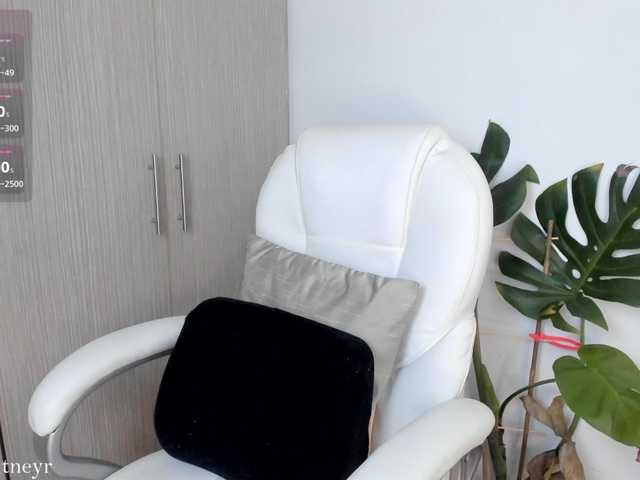 misswhitneyr live cam on BongaCams