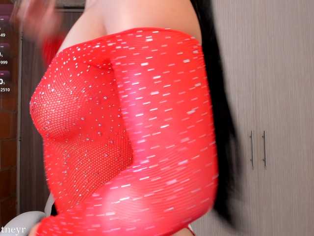 misswhitneyr live cam on BongaCams