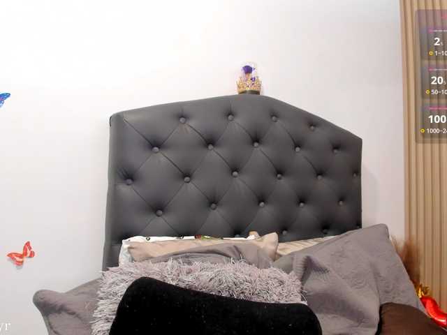 misswhitneyr live cam on BongaCams