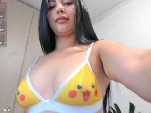 misswhitneyr live cam on BongaCams