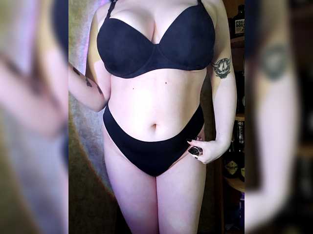 Elizabeeth's BongaCams show and profile