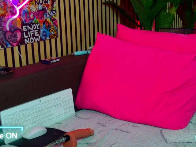 melaniatress live cam on BongaCams