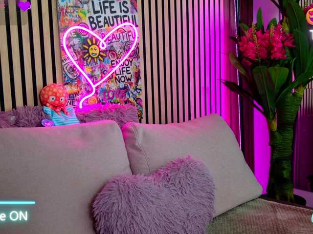 melaniatress's BongaCams show and profile