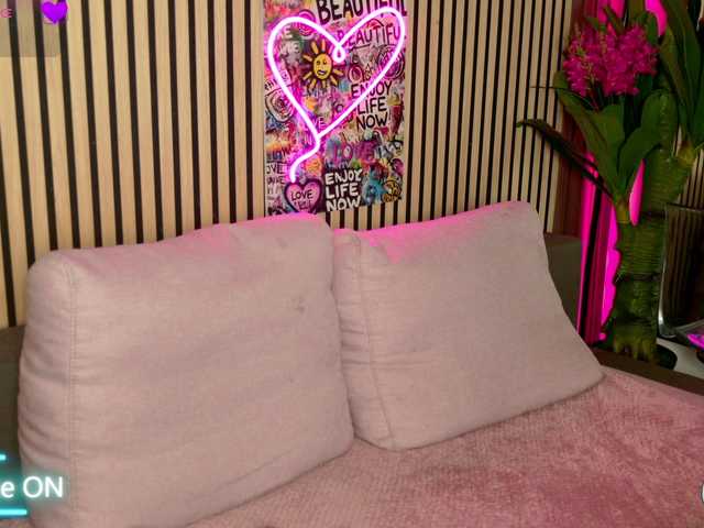melaniatress live cam on BongaCams