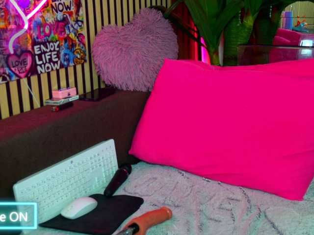 melaniatress live cam on BongaCams